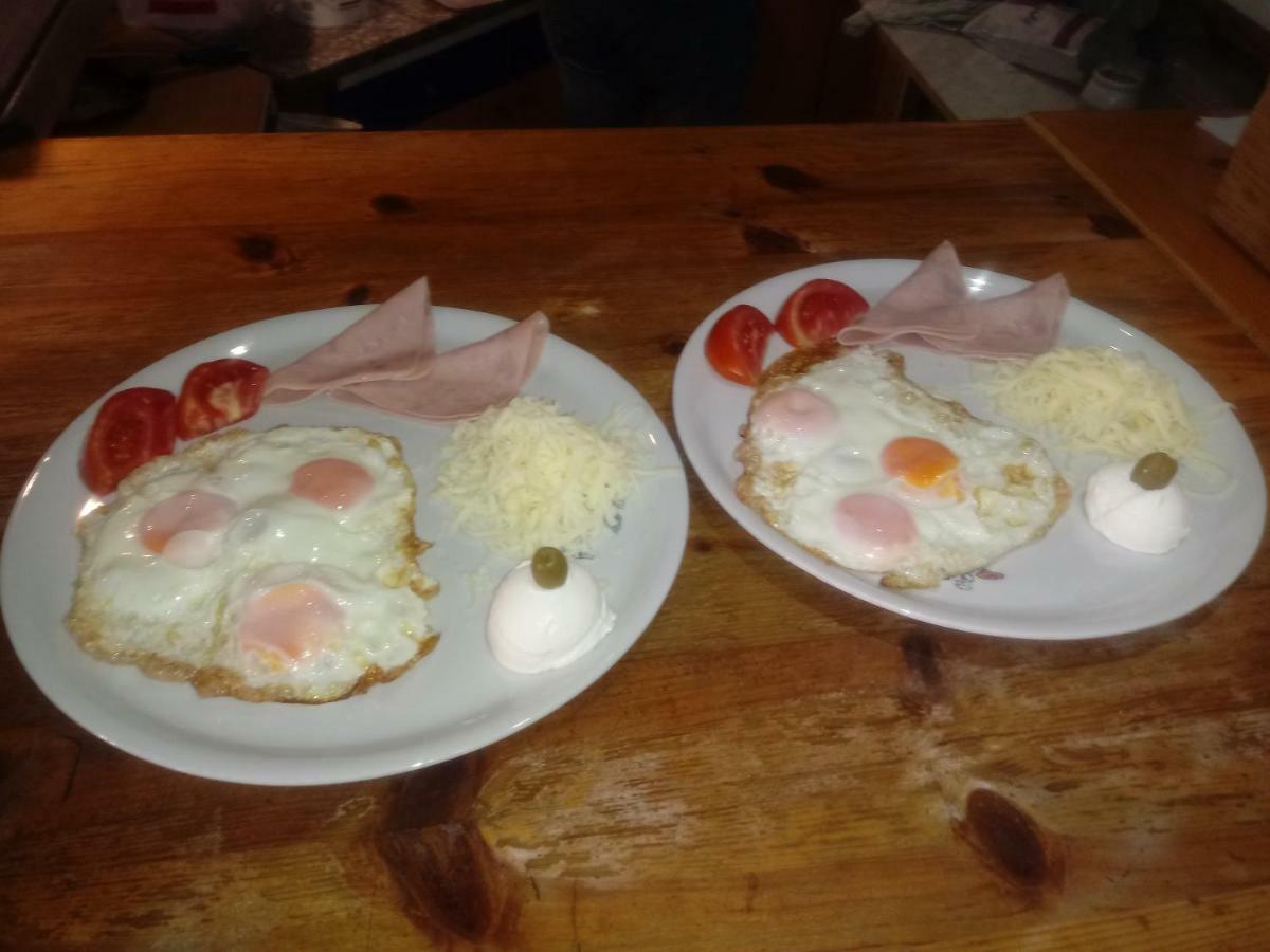 Caffe Pizzeria I Apartmani Bona Fides Nm Нова-Варош Экстерьер фото